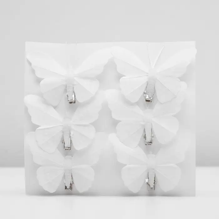 Бабочка для декора и флористики, на прищепке, пластиковая, белые, 7.5&times;6&times;1 см