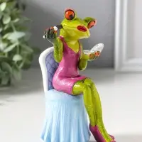 Сувенир полистоун лак "Лягуха в розовом платье наводит марафет" 8,5х8,5х14,8 см