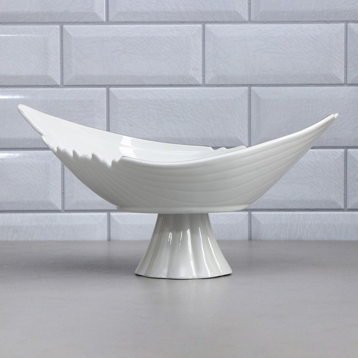 Фруктовница, 1 л, золотая обводка, фарфор, Иран Фруктовница, 1 л, золотая обводка, фарфор, Иран