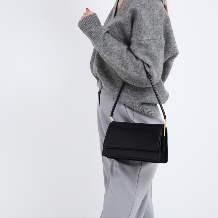 Сумка женская на клапане, 24х13х8 см, цвет чёрный Сумка женская на клапане, 24х13х8 см, цвет чёрный