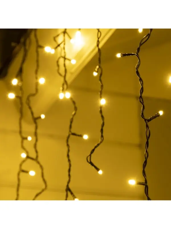 Гирлянда &laquo;Бахрома&raquo; 3&times;0.6 м, IP44, УМС, тёмная нить, 160 LED, свечение тёплое белое, 220 В