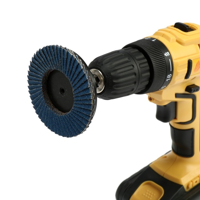 Круг лепестковый торцевой ТУНДРА, по нержавеющей стали, для дрели, М8, 75 мм, P80, 3 шт. Круг лепестковый торцевой ТУНДРА, по нержавеющей стали, для дрели, М8, 75 мм, P80, 3 шт.