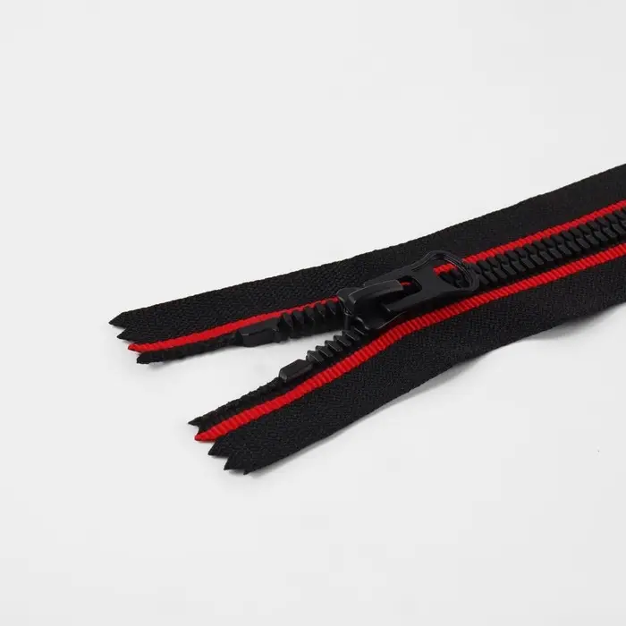 Молния «Трактор», №8, неразъёмная, замок автомат, 18 см, чёрная, красная