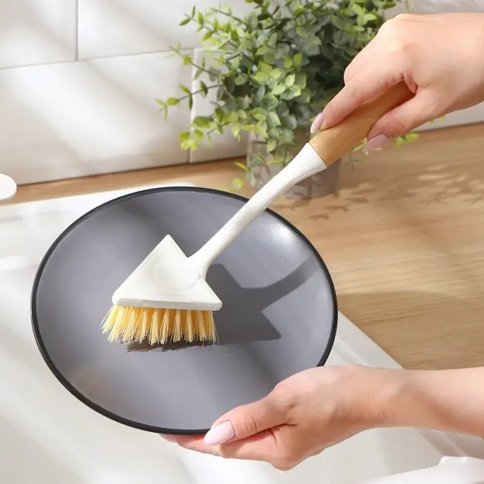 Щётка для посуды Доляна Meli, бамбуковая ручка, треугольная, 26 см Щётка для посуды Доляна Meli, бамбуковая ручка, треугольная, 26 см