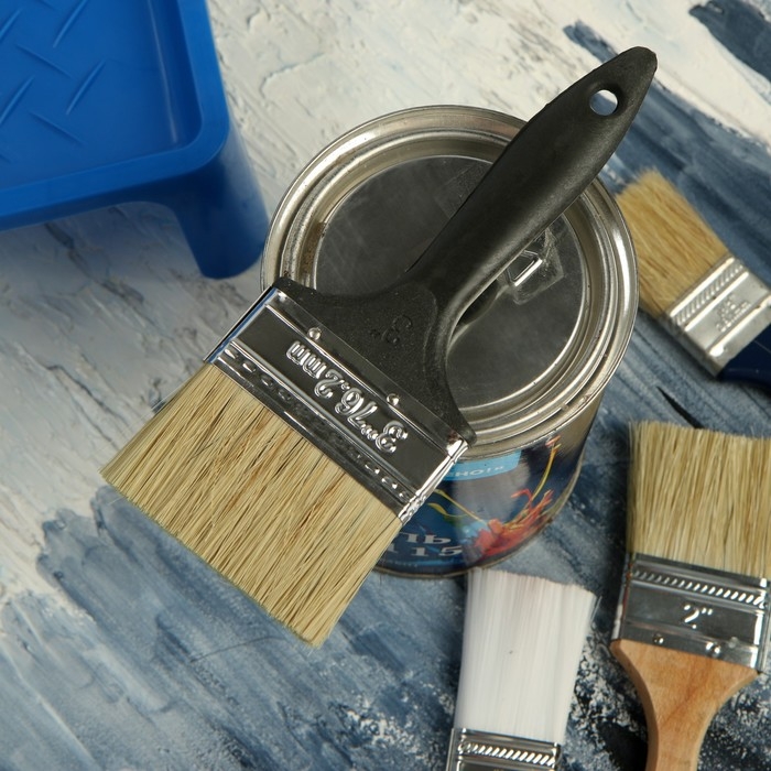 Кисть плоская ЛОМ, натуральная щетина, пластиковая рукоятка, 3 Кисть плоская ЛОМ, натуральная щетина, пластиковая рукоятка, 3", 75 мм