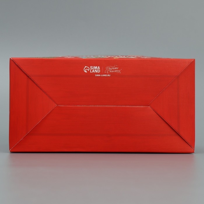 Коробочка для кексов «Волшебство в твоих руках», 16 х 10 х 8 см, Новый год Коробочка для кексов «Волшебство в твоих руках», 16 х 10 х 8 см, Новый год