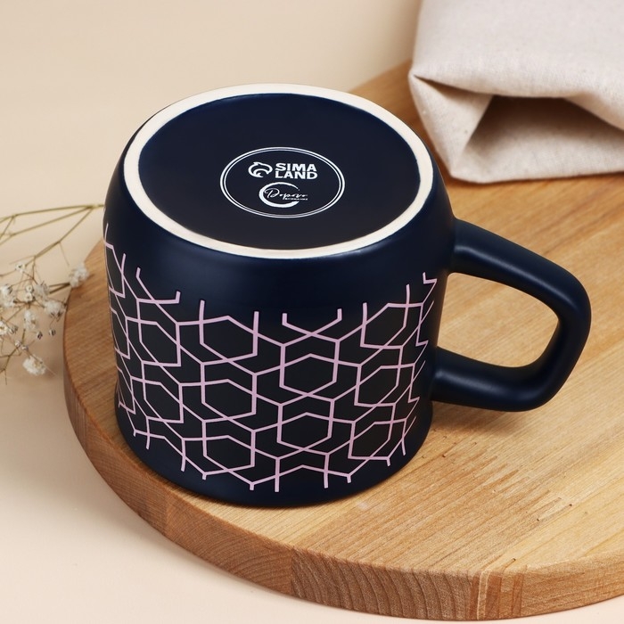 Кружка керамическая «Геометрия», 380 мл, цвет синий Кружка керамическая «Геометрия», 380 мл, цвет синий