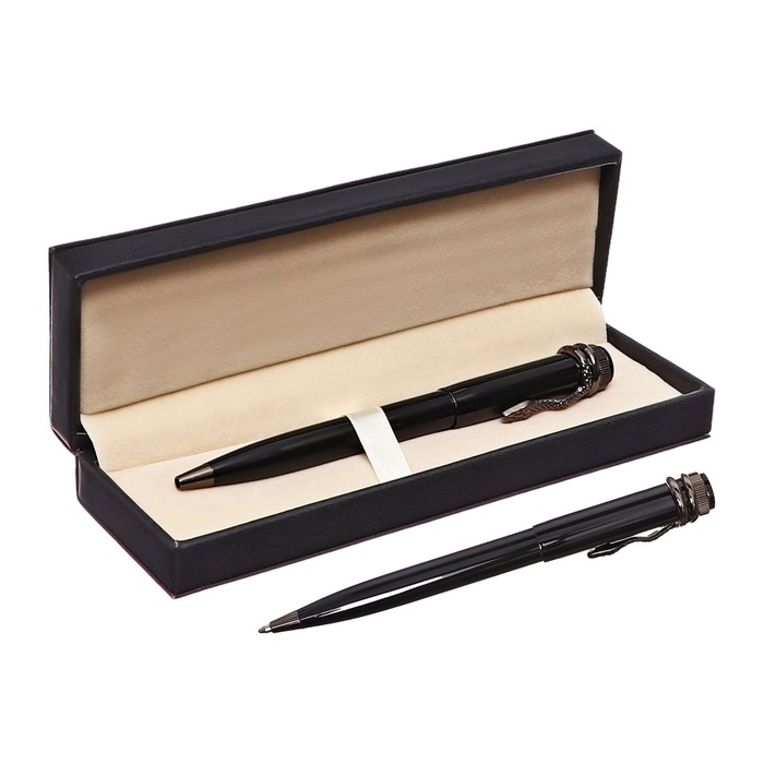 Ручка подарочная шариковая в кожзам футляре поворотная Рептилия корпус черный Ручка подарочная шариковая в кожзам футляре поворотная Рептилия корпус черный