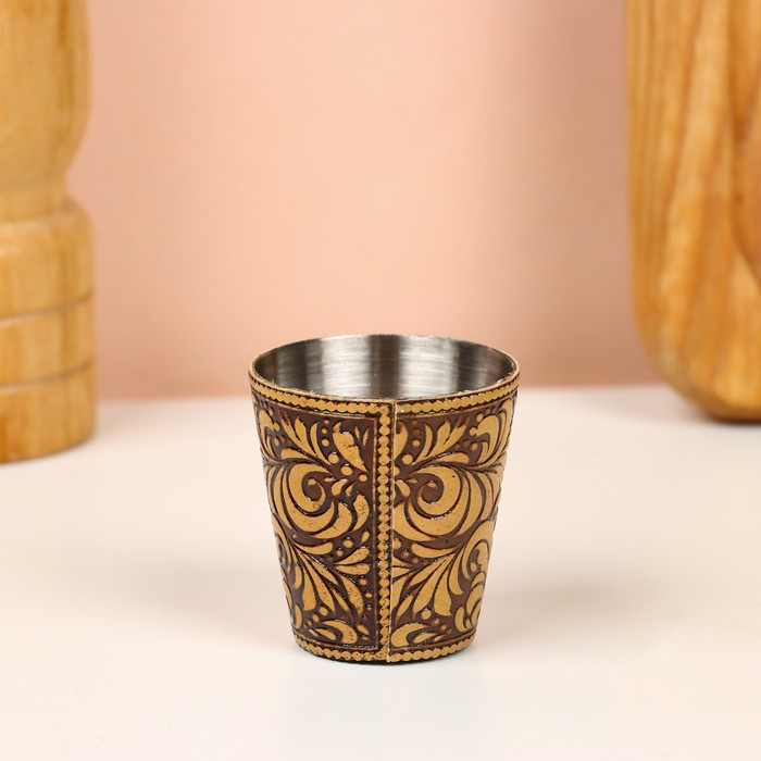 Набор стопок «Рыбак», 4 шт, в футляре, 4,5×4,5×9 см, береста Набор стопок «Рыбак», 4 шт, в футляре, 4,5×4,5×9 см, береста