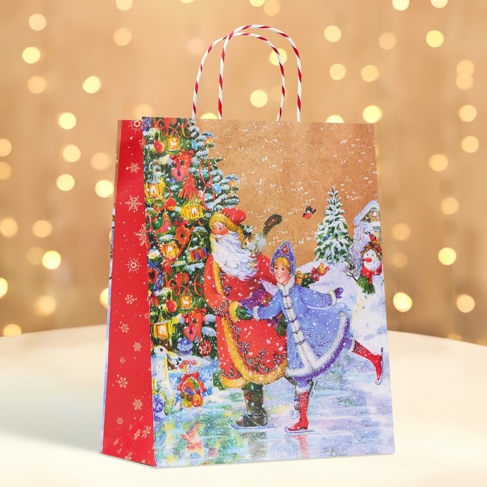 Новый год. Пакет бумажный подарочный новогодний крафт Новый год. Пакет бумажный подарочный новогодний крафт "Дед мороз и снегурочка" 26 х 32 х 12 см.