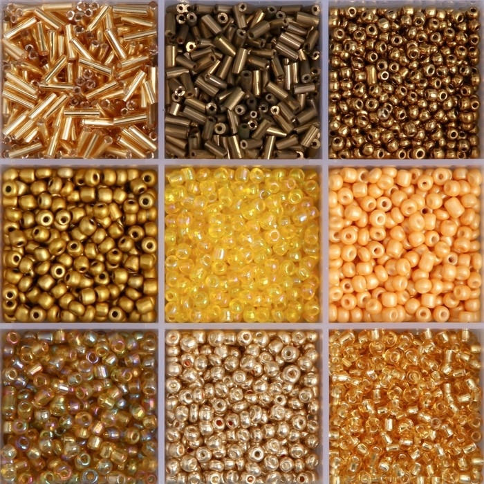 Бисер стекло 6/0, 8/0, 12/0 в шкатулке  Бисер стекло 6/0, 8/0, 12/0 в шкатулке "Золото" стеклярус 15,5х9,5х1,6 см