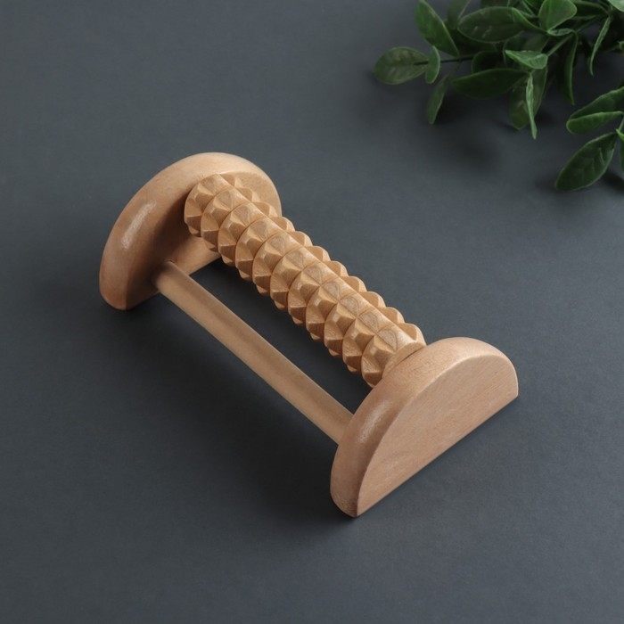 Массажёр для ног с шипами, деревянный, роликовый, 1 ряд, 14,5 × 7,8 × 4,5 см Массажёр для ног с шипами, деревянный, роликовый, 1 ряд, 14,5 × 7,8 × 4,5 см