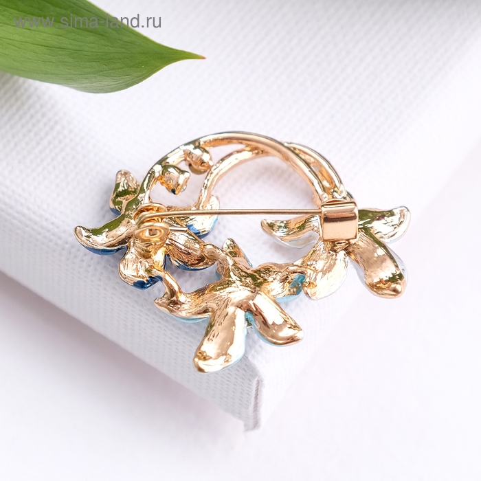 Брошь «Цветы» трио, цвет бело-сине-голубой в золоте Брошь «Цветы» трио, цвет бело-сине-голубой в золоте