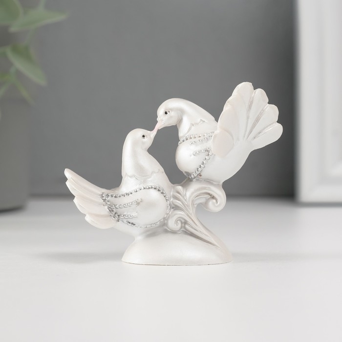 Сувенир полистоун Сувенир полистоун "Два голубя" на подставке, МИКС 6,3х5,5х2,5 см