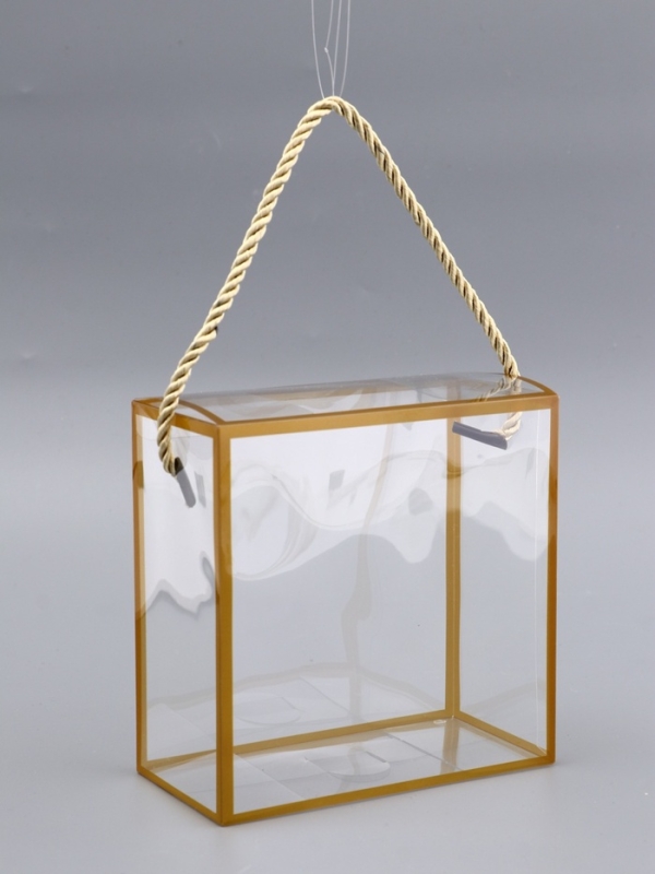 Коробка из PET с ручками, золотая, 14 х 14 х 7 см Коробка из PET с ручками, золотая, 14 х 14 х 7 см