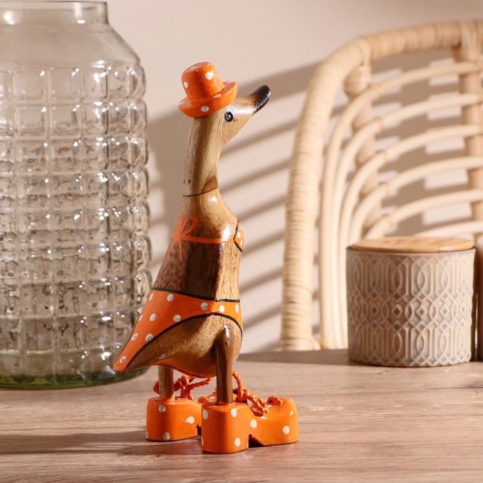 Сувенир Сувенир "Утка в оранжевом купальнике" дерево 13х9х27 см