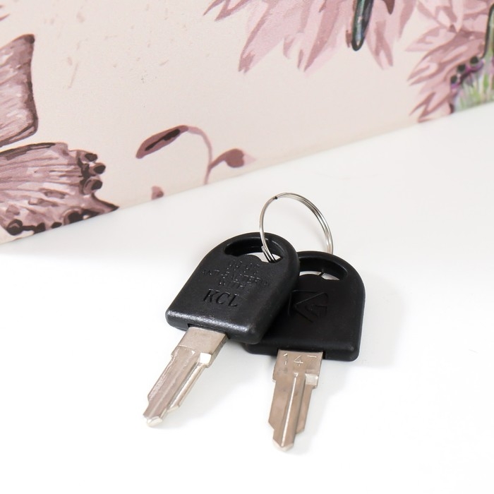 Сейф-книга дерево кожзам Сейф-книга дерево кожзам "Бабочки и астры" 21х13х5 см