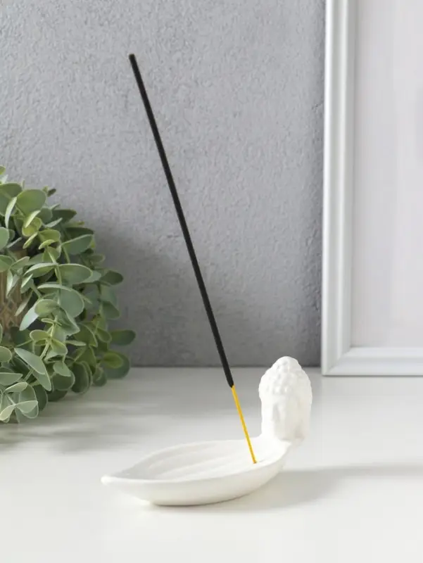 Подставка для благовоний керамика "Голова Будды" белая 12х6,5х6 см