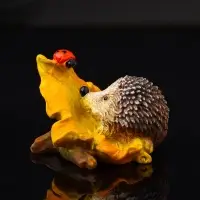 Фигурка полистоун &laquo;Ёжик с божьей коровкой&raquo;, 3.7&times;6&times;6.5 см