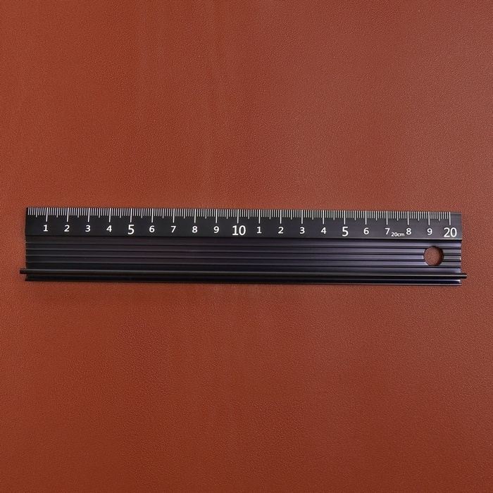 Линейка для кожи, противоскользящая, с упором, металлическая, 20 см, толщина 34 мм Линейка для кожи, противоскользящая, с упором, металлическая, 20 см, толщина 34 мм