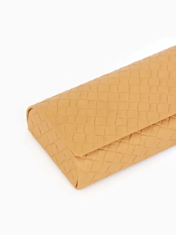 Футляр для очков на магните, размер 15.5&times;6&times;3 см, бежевый