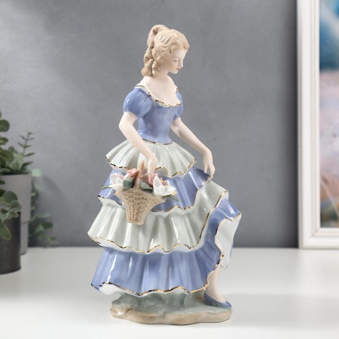 Сувенир керамика  Сувенир керамика "Крестьянка в  платье с оборками с корзиной цветов"МИКС 31х16х15 см