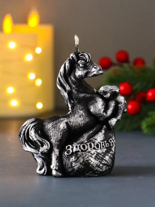 Свеча Символ Года   Свеча Символ Года  "Лошадь с мешком подарков", лак, 9,2*8*5, черная