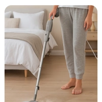 Паровая швабра с насадками для пола КТ-1091 Паровая швабра с насадками для пола КТ-1091