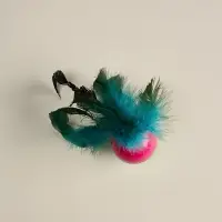 VETTA Игрушка для домашних животных, пластмасса, перья, 5,5х8 см