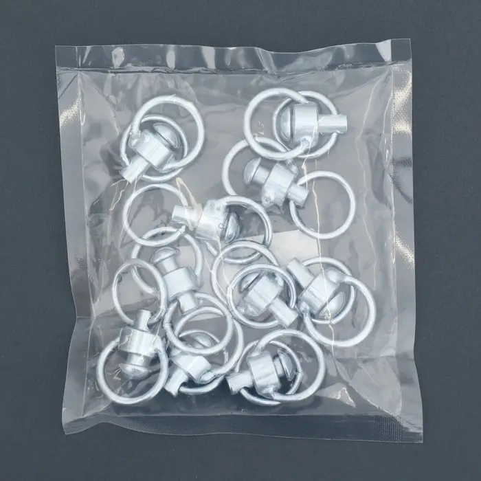 Вертлюг с кольцом, малый,(дл. 6 см, ширина-3 см, дл. кольца 3.7 см, толщина проволоки 0.3 см)