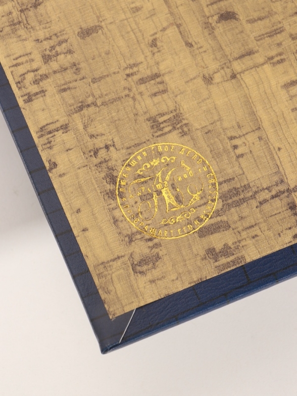 Сейф-книга дерево кожзам "Александр Дюма. Три мушкетёра" тиснение 21х13х5 см