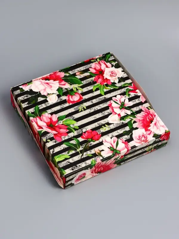 Коробка складная «Весенние пионы» 20×20×4 см