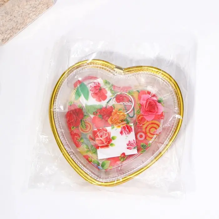 Блюдо фигурное Доляна «Сердце», 16,5×16,5 см, рисунок МИКС Блюдо фигурное Доляна «Сердце», 16,5×16,5 см, рисунок МИКС