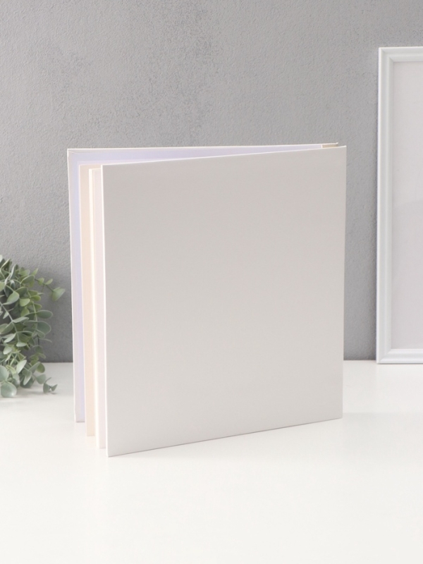 Фотоальбом магнитный 20 листов Фотоальбом магнитный 20 листов "Красная панда" кожзам, в коробке 2,6х32х33,5 см