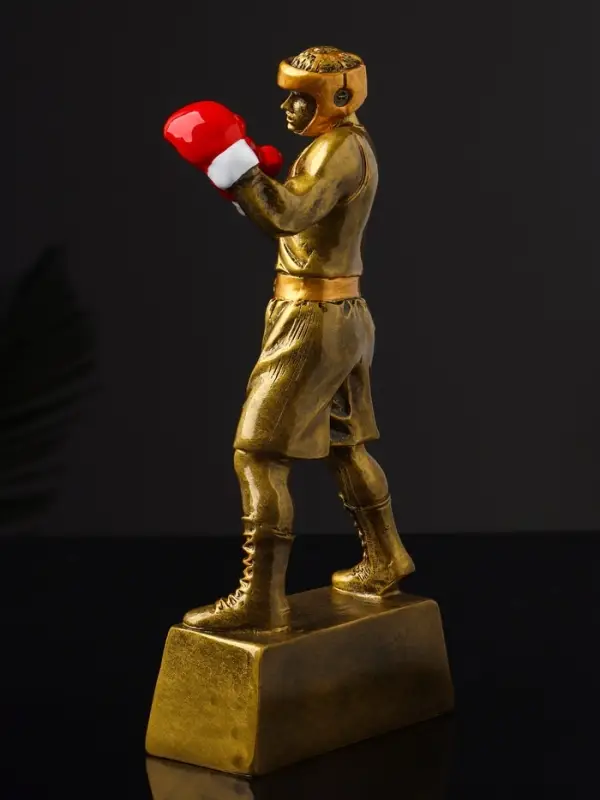 Кубок наградной с фигуркой &laquo;Бокс: лучший боец&raquo;, 18&times;8&times;3.5 см