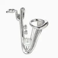 Брошь &laquo;Саксофон&raquo;, музыка, жемчуг, цвет белый в серебре