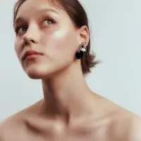 Серьги &laquo;Цветы&raquo; мягкий ромб, радужно-чёрные в серебре