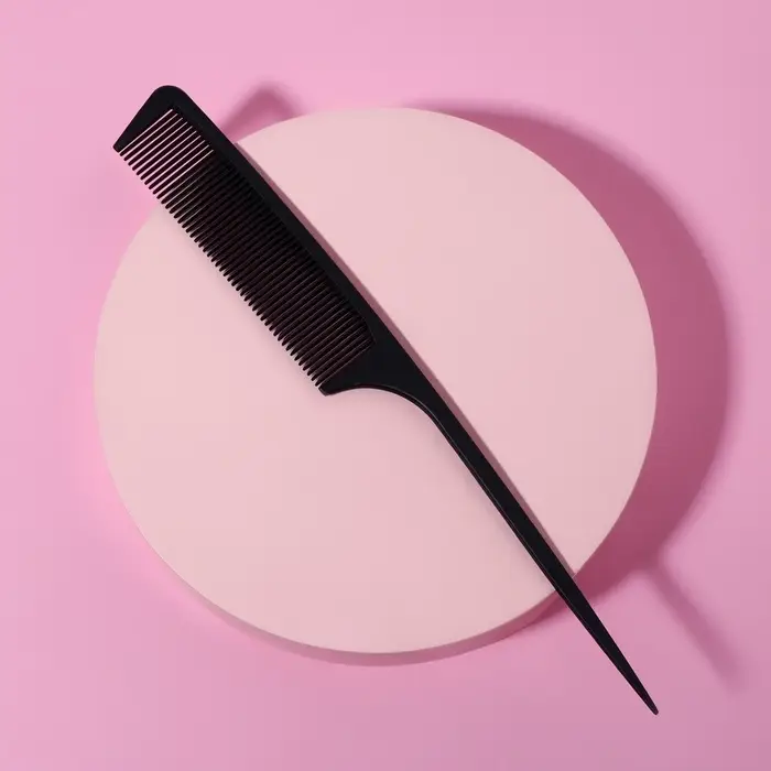 Расчёска антистатическая, 21×2.8(±1) см, с хвостиком, карбон, чёрная Расчёска антистатическая, 21×2.8(±1) см, с хвостиком, карбон, чёрная
