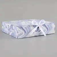 Коробка подарочная самосборная Gift, 20&times;18&times;5 см, с лентой