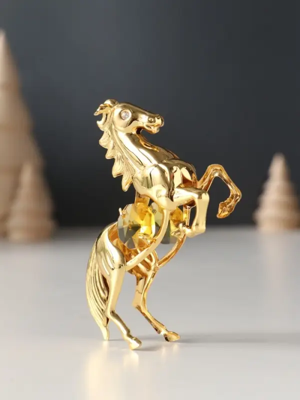 Сувенир Лошадь с 2-мя желтыми хрусталиками, 5,5х2х8 см. Сувенир Лошадь с 2-мя желтыми хрусталиками, 5,5х2х8 см.