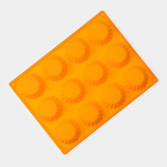 Форма для выпечки Доляна &laquo;Сладости. Круг реб&raquo;, силикон, 28&times;21 см, 12 ячеек, d=6 см, d по дну = 4 см, оранжевая