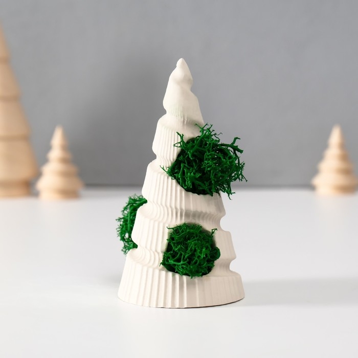 Сувенир  Сувенир "Новогодняя елка" со мхом белая, высота 10 см, d-5 см (мох зелен стабил)