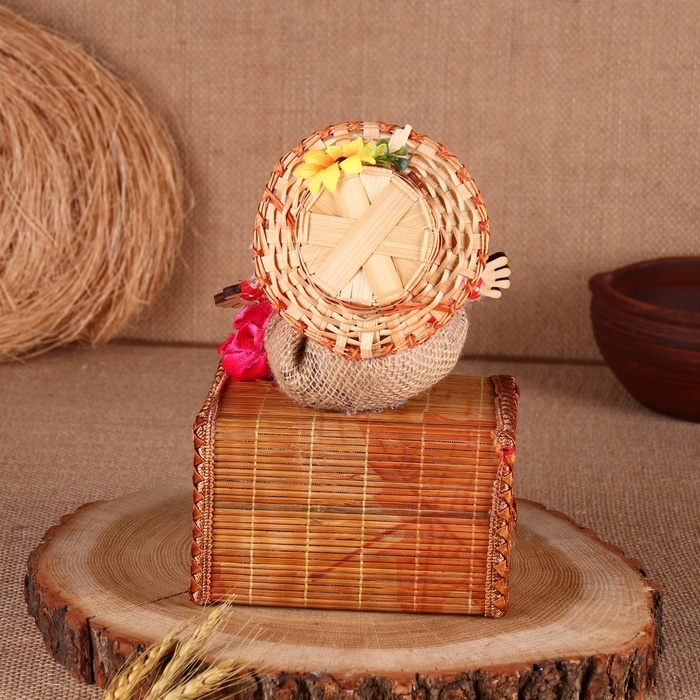 Оберег - шкатулка «Домовой», на сундучке, 12х17х19 см, микс Оберег - шкатулка «Домовой», на сундучке, 12х17х19 см, микс