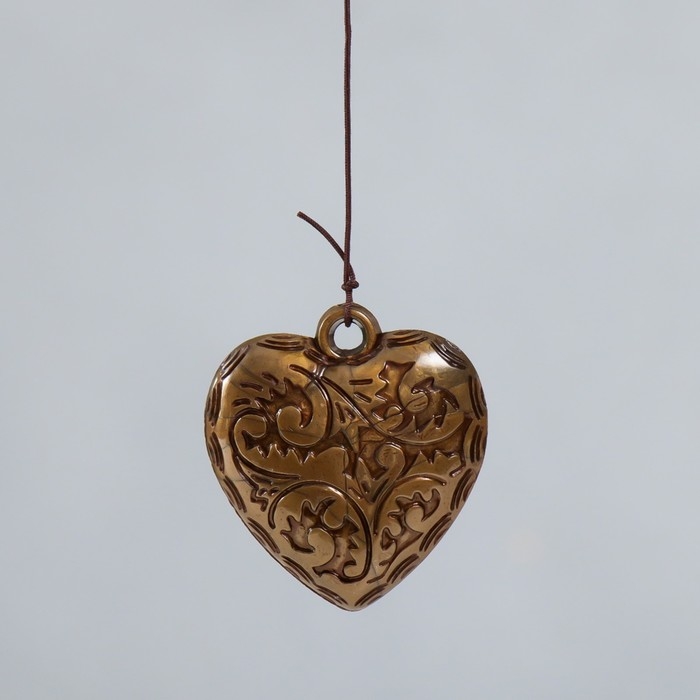 Музыка ветра металл Музыка ветра металл "Сердечко с розой в круге" 3 колокольчика 1 фигурка 40 см