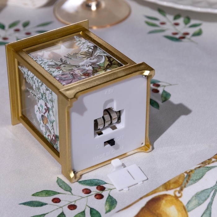 Светодиодная фигура «Золотистый фонарь с лосём и косулей» 6.3 × 12 × 6.3 см, пластик, батарейки AG13х3 (в комплекте), свечение тёплое белое