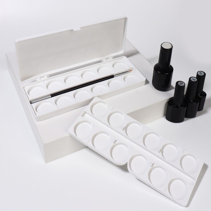 Палитра для смешивания лаков, 24 ячейки, с крышкой, с вложением, цвет белый Палитра для смешивания лаков, 24 ячейки, с крышкой, с вложением, цвет белый