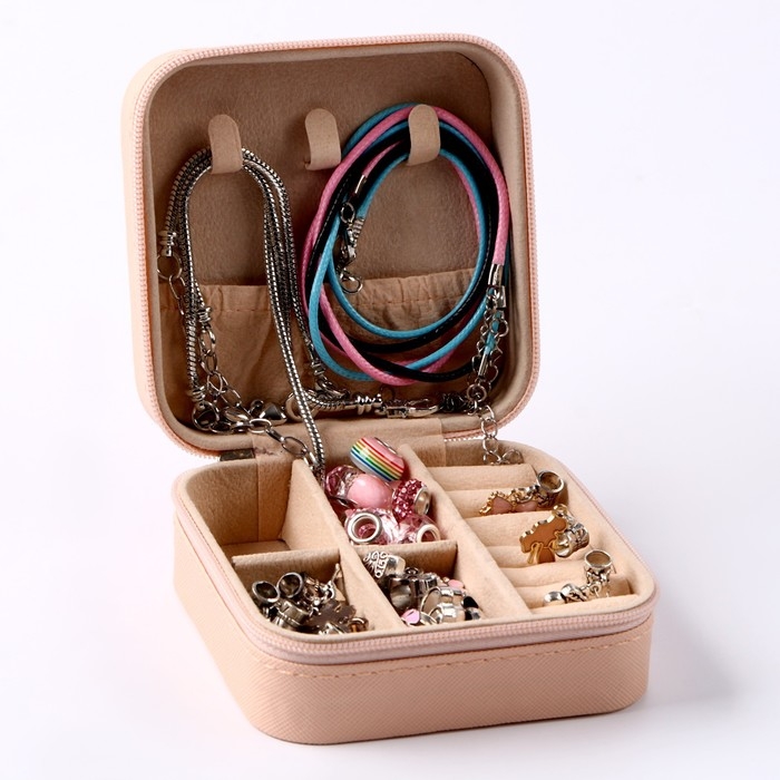 Набор для создания детской бижутерии в шкатулке «Розовые нежности» Набор для создания детской бижутерии в шкатулке «Розовые нежности»