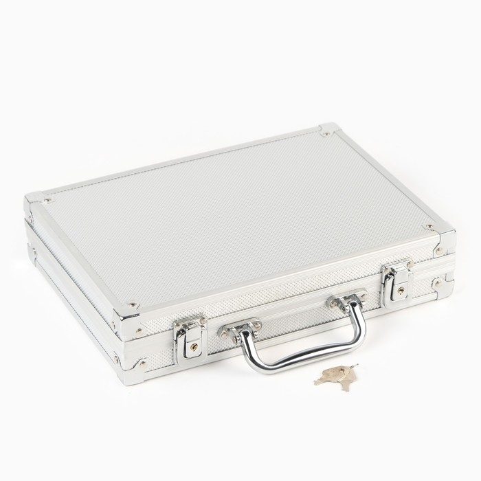 Покер в металлическом кейсе (2 колоды карт, фишки 200 шт б/номинала, 5 кубиков), 20.5 х 29 см Покер в металлическом кейсе (2 колоды карт, фишки 200 шт б/номинала, 5 кубиков), 20.5 х 29 см