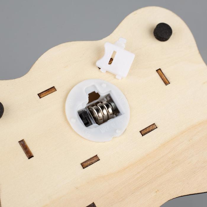 Светодиодная фигура «Дом со снеговиком» 11 × 15 × 3 см, дерево, батарейки LR41х3 (в комплекте), свечение тёплое белое Светодиодная фигура «Дом со снеговиком» 11 × 15 × 3 см, дерево, батарейки LR41х3 (в комплекте), свечение тёплое белое