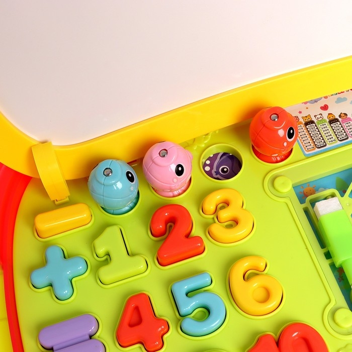 Развивающий столик «Играй и учись», цвет красный Развивающий столик «Играй и учись», цвет красный